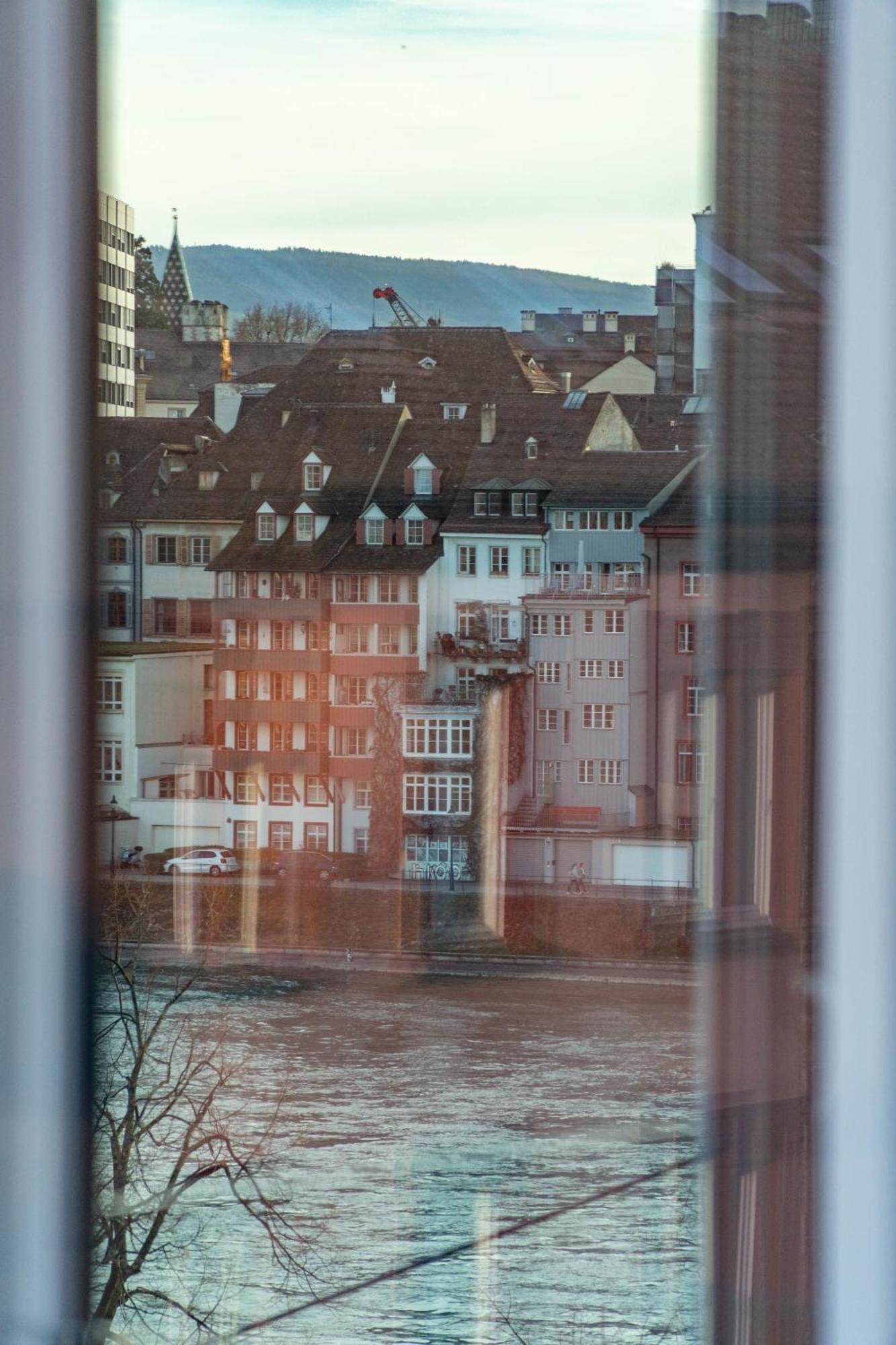 Spacious Apartment Next To Rhine Bazel Buitenkant foto